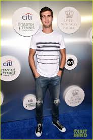 Filmed in the iconic stoke park, our host turned casting director mayleen ramey continued to audition tennis stars for outside the ball's version of. People Think This Tennis Player Looks Just Like Liam Hemsworth Photo 4138978 2018 U S Open Karen Khachanov Liam Hemsworth Pictures Just Jared