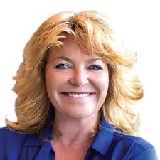 Beth Minter's Instagram, Twitter & Facebook