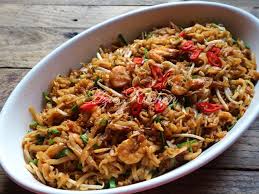 Dari kuey teow goreng, kuey teow ladna hinggalah kuey teow kungfu, memang tidak boleh dinafikan yang semuanya sedap belaka dan sesuai dengan cita rasa orang ramai. Kuey Teow Goreng Azie Kitchen