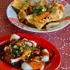 In medan where i grew up, this is how they serve yong tau foo and they add fish balls, and bitter. Nelly On Twitter Chef Pong Yong Tau Foo My Family Favorite Place Tk Kiro Nok Lunch Or Dinner This Is A Halal Chinese Style Food That Runs By A Mualaf Chef