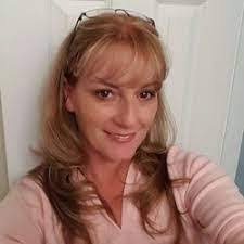 Nikki Caple's Instagram, Twitter & Facebook