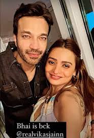 Vicky Jain parties with Ayesha Khan, Isha Malviya after 'Bigg Boss 17'  eviction