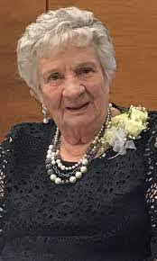 Sondra Rapp's Instagram, Twitter & Facebook