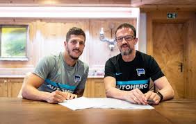 Hej crna goro zemljo jedina, tvoje lijepo lice me na majku podsjeca. P0wk3v7hs70h6m