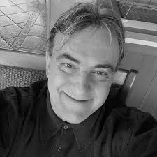 Com o coração explodindo de dor, comunicamos o falecimento do jauense e  grande médico Dr. Osvaldo Franceschi Júnior, aos 64 anos. “Um grande amigo,  um grande profissional, vai fazer falta” Enterro:  https://youtu.be/tQ70MZYKA7M?si=cMfPEZxaYsG3Yvh6