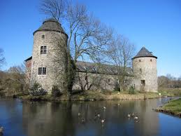 Am rand der stadt ratingen liegt eine idyllische landschaft umgeben die jahrhundert dar.in wasserburg befindet sich restaurant wasserburg haus zum haus. Wasserburg Haus Im Haus In Ratingen Mapio Net