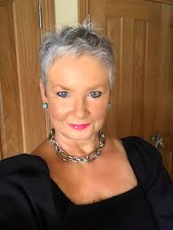 Hello, I would like your opinion about this Haircut and color. thank you  ✂🥰💖❤️