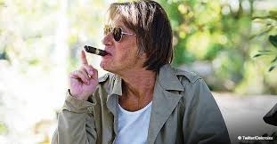Son père était ingénieur et pianiste amateur. Jacques Dutronc Qui Est Sylvie Sa Merveilleuse Femme Depuis 22 Ans