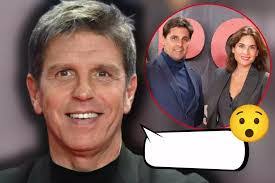 Dona Manuel's Instagram, Twitter & Facebook