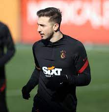 Galatasaray, trabzonspor'un alamadığı halil ibrahim dervişoğlu'nu transfer etmek için 2 milyon euro'ya kadar çıkacak. Mackolik On Twitter Halil Dervisoglu Galatasaray Daki Ilk Antrenmanina Cikti