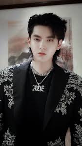 From a short curly mohawk to an edgy and hot long asian haircut, there is a style for everybody. Pin Oleh ðð§ðð¨ ð'ðª ð¼ð§ðððð«ðð¨ Di Kris Wu Wu Yifan å´äº¦å¡