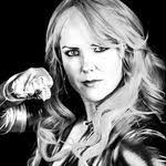 Astrid Lyons's Instagram, Twitter & Facebook