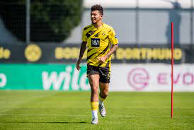 Jude bellingham moved to germany in the summer, following in the footsteps of other top teenage bundesliga.com has the lowdown on a player who is willing to let dortmund into his heart so he can. How Borussia Dortmund Beat Manchester United To Signing Of Jude Bellingham After Scouts Compared Him To Alli Jenas And Robson