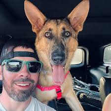 Mildly infuriating moment at the Master's Par 3 tournament. Numerous  outlets ran with this clip, using a variety of headlines like “Aaron Rai's  wife has game!” She has a name — and