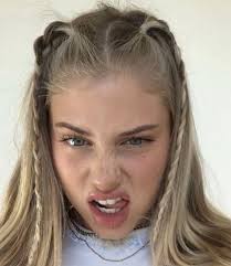 Ella Dye (elladye016)