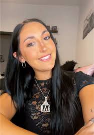 Mia Watts🤍 (@miaaawatts)