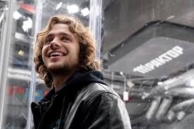 Это самая крупная страница про артемия панарина вконтакте. Yuzhnouralskij Hokkeist Artemij Panarin Zayavil Chto Hochet Ujti V Tajgu