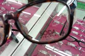 Dari luar seperti kedai cermin mata yang lain tapi bila masuk je kita akan mula rasa sedikit kelainan. Puashati Sangat Dengan Amshar Optometrist Kedai Cermin Mata Murah Jimat Terbaik Di Tanah Merah Kelantan