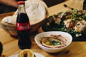 Zum Hummussexuellen Werden Im Kanaan In Prenzlauer Berg Mit Vergnugen Berlin Gutes Essen Festessen Arabische Kuche