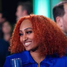 celina (@celinanguyenn_)