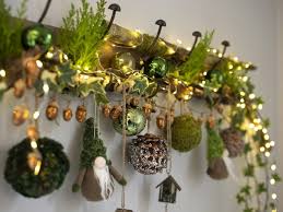 Les principes de cet art de vivre chinois peuvent aussi sappliquer a de petits espaces exterieurs tels une terrasse un balcon une cour interieure ou meme rebord de fenetre. Decorer Sa Maison Pour Noel 15 Idees Pleines De Charme