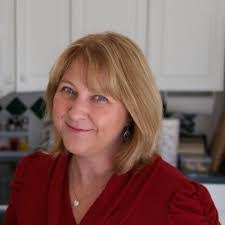 Leanne Cornell's Instagram, Twitter & Facebook