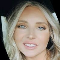 Lindsay Gauthier's Instagram, Twitter & Facebook