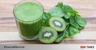 Haluskan semua bahan menggunakan juicer , lalu sajikan. 7 Resep Jus Hijau Yang Enak Dan Bagus Untuk Kesehatan Tubuh Kamu