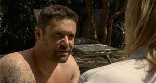 Et puis, plus belle la vie est aussi une forme de traitement de l'actu. Plus Belle La Vie Arnaud Va T Il Tuer Jerome Belesta Celui Qui L A Rendu Sterile Toutelatele