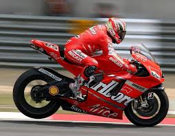 Pin By Nikos Patsaroy On Motosykletes In 2020 Ducati Motogp Racing Bikes