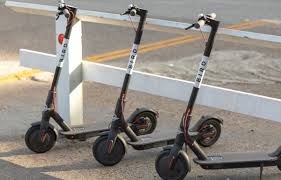 Fetitele in timpul adolescentei sufera modificari hormonale si ale organlor genitale, astfel incat la varsta de 20 de ani toate aceste. Proiect De Lege Varsta MinimÄƒ Pentru Utilizarea Trotinetelor Electrice 14 Ani