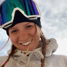 lil part of the last video of @aigre.douce 🦋 #weliveskiing #itrustlook