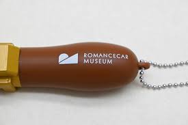 本製品は360°の回転にも対応しているので、横位置はもちろん縦位置の使用もできます。 耐荷重は3〜7kg。 モニターは10〜27インチまでのサイズを設置可能です。 vesa規格には75×75mmと100×100mmに準拠しています。 カラーはブラックとホワイトの2色展開. Fk274whhumd8dm