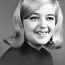 Sandra Wilde's Instagram, Twitter & Facebook