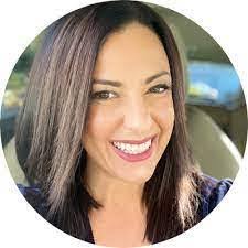 Kerri Montgomery's Instagram, Twitter & Facebook