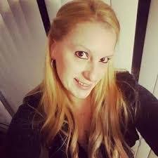 Lisa Hofacker's Instagram, Twitter & Facebook