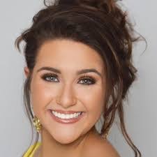 Jennifer Buzzard's Instagram, Twitter & Facebook