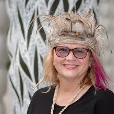 Andrea Lund's Instagram, Twitter & Facebook