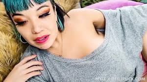 ▷ Little Puck in Big Boobs for the Bigger Man (Photo 21) | Team Skeet