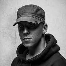 November 2016 und beweist auf 6 tracks erneut die vielschichtigkeit des ausnahmerappers. Cr7z Tickets Alle Termine Auf Einen Blick Karten Online Bestellen Reservix Dein Ticketportal