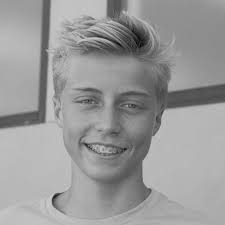 sporty kramer enjoys the world