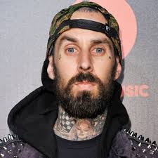 It's been almost 13 years since the fatal plane crash which left blink 182 drummer travis barker suffering horrific burns and battling ptsd. Travis Barker Bio Age Wife Daughter Plane Crash Burns And Net Worth