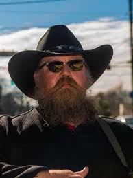 Mike McGill from Barstool Romeo to gather elves for Christmas concert