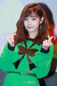 ìœ ë‹ˆí‹° Uni T ì´í˜„ì£¼ ì¸í˜•ë„ ìš¸ê³  ê°ˆ ì˜ˆì¨ ì¸í„°ë·° í¬í† 