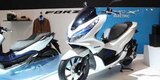 Indonesia, 20153, medan, jalan abdullah lubis medan. Sewa Motor Listrik Pilih Viar Q1 Atau Pcx Electric Otosia Com