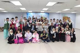 Fakulti teknologi kejuruteraan elektrik dan elektronik (ftkee), kampus teknologi, universiti teknikal malaysia melaka, hang tuah jaya, 76100 durian tunggal, melaka, malaysia. Utem Universiti Teknikal Malaysia Melaka Silang Budaya Dan Pengantarabangsaan Pelajar Utem Dan Universiti Korea Warnai Keunikan Rantau Asia