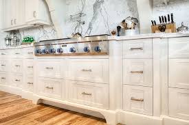 Kitchen Cabinet Hardware Using Only Pulls On Drawers And Doors Kitchen Cabinet Hardware Kitche Diy Kitchen Decor Country Kitchen Designs Country Style Kitchen