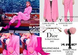 Di mv debut solo, lisa blackpink kenakan pakaian khas tradisional thailand. 6 Fashion Lisa Blackpink Ini Nilainya Sampai Rp 250 Juta Cantik Tempo Co