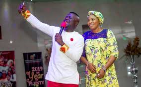 Stream tope alabi, a playlist by whales plavo from desktop or your mobile device. The Moment Comedian Met Veteran Singer Tope Alabi In Person Photos