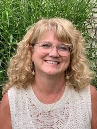 Ann Eckman's Instagram, Twitter & Facebook